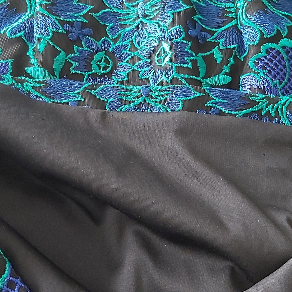 Carmen Marc Valvo dress - Picture 8 of 11